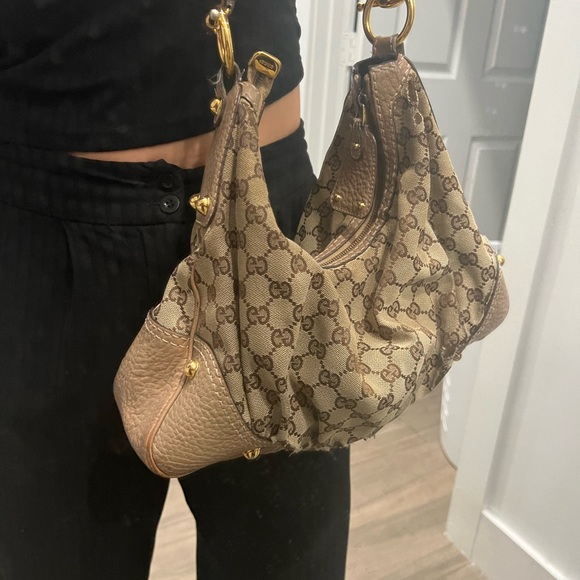 Good condition. Authentic GUCCI Iconic Horsebit Monogram Medium bag in brown - Picture 3 of 8